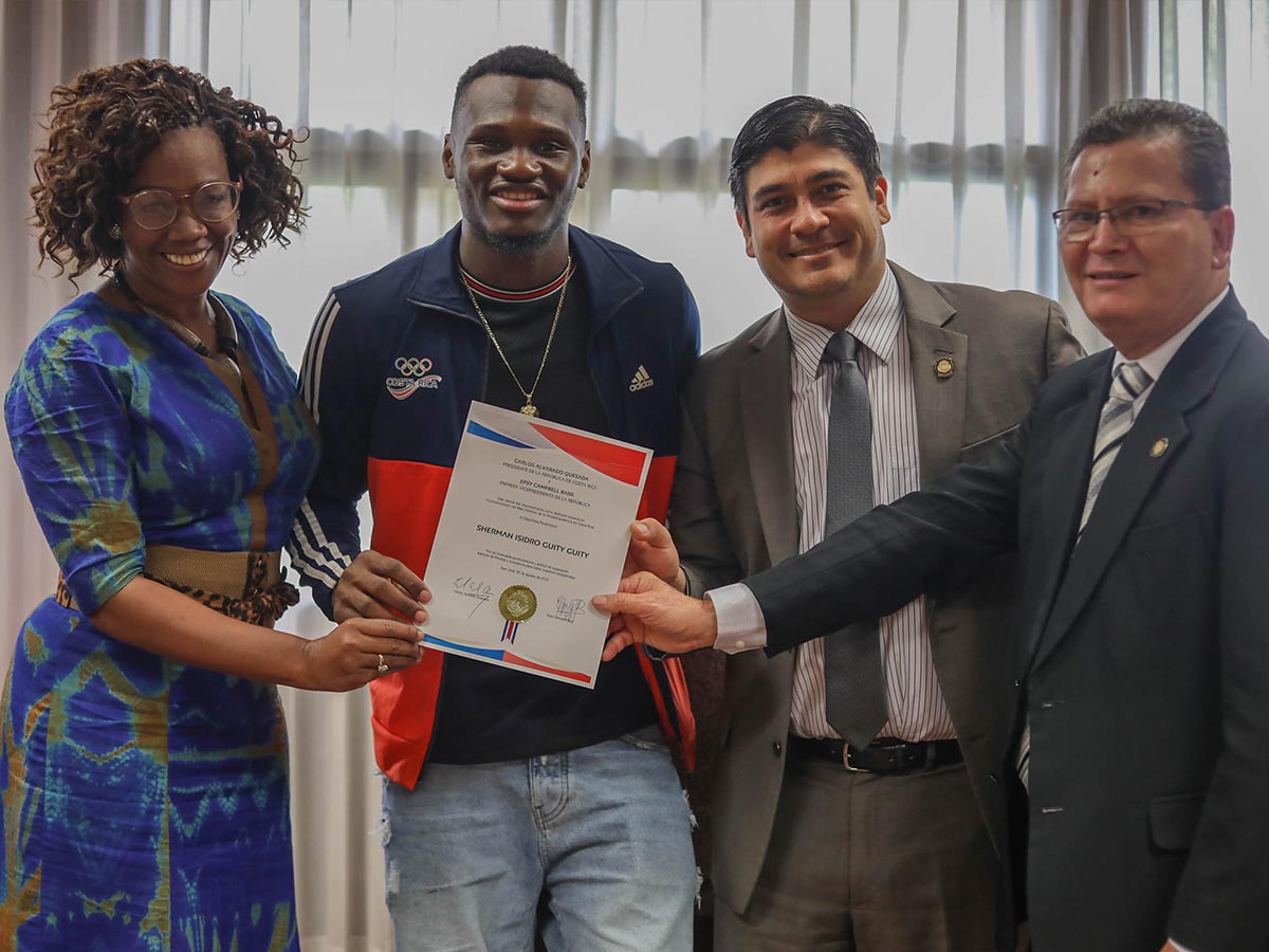 Gobierno dedica celebración al atleta paralímpico más rápido del mundo,  Sherman Guity, por su compromiso, dedicación y logros deportivos.