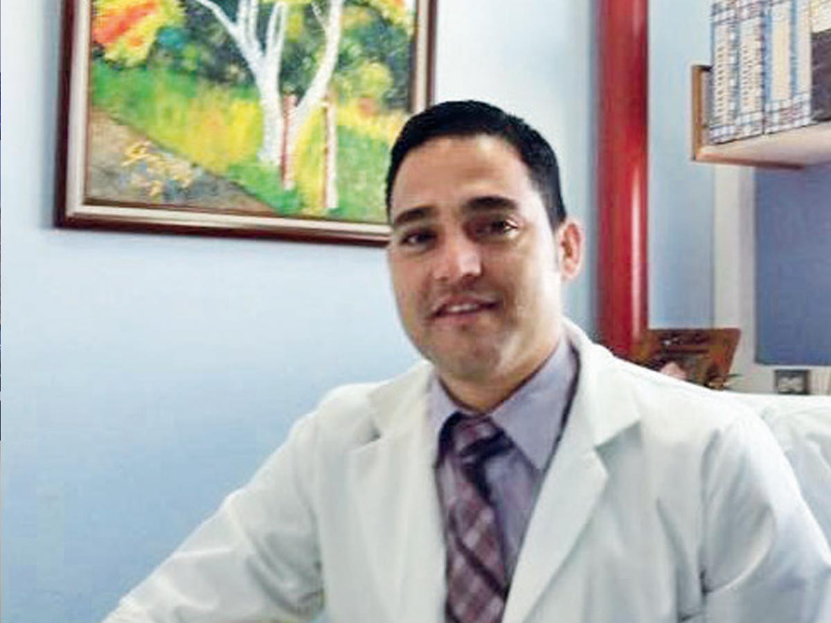 Dr. Marvin Palma Lostalo, un hombe carismático y de experiencia, es el nuevo Director Médico del Hospital de Liberia. Crédito fotografía tomada del facebook.