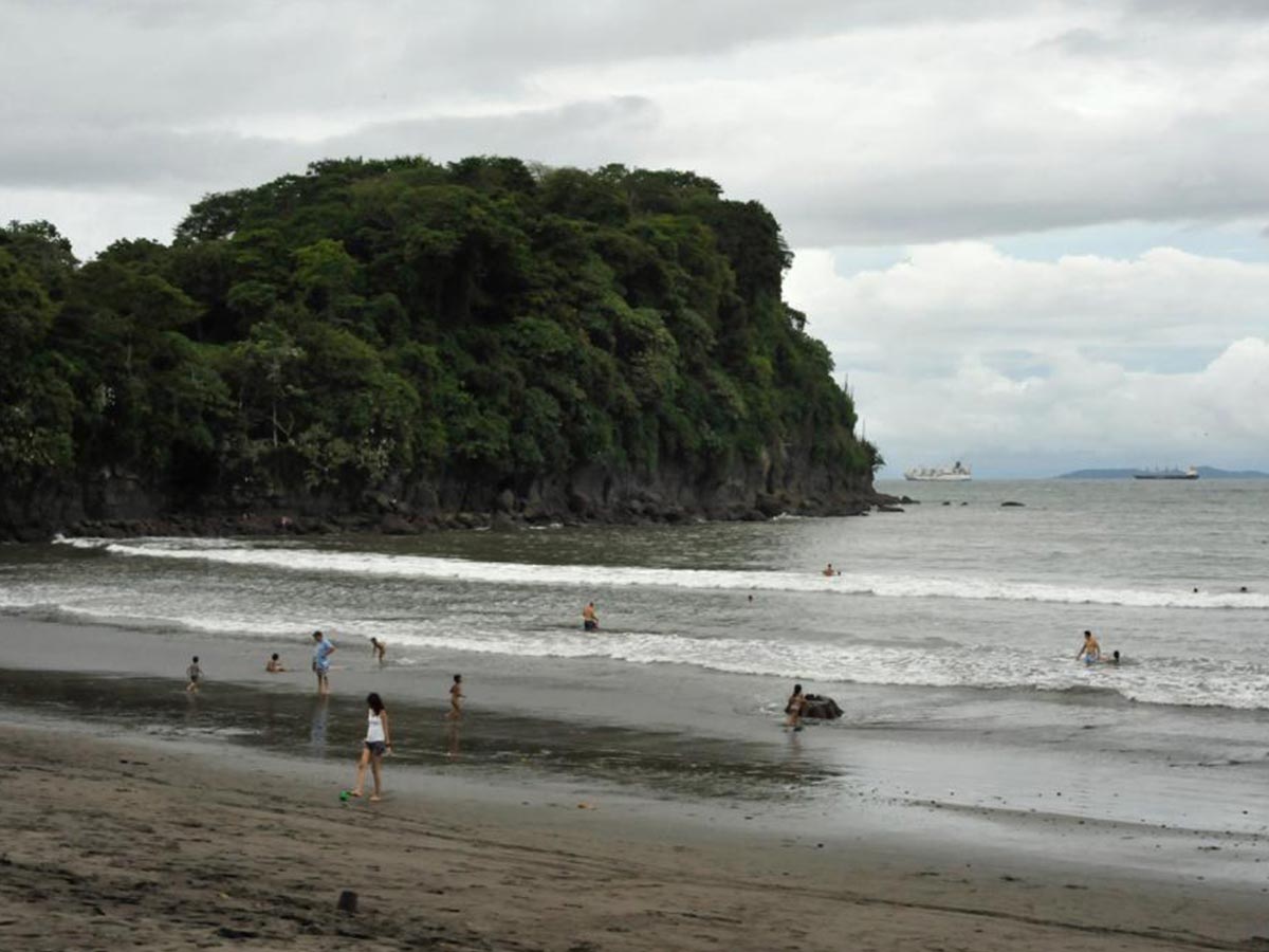 Los Miradores de Orosí y Ujarrás, las Ruinas de Ujarrás y el paradero turístico de Playas de Doña Ana son alternativas a gratuitas y a bajo costo que ofrece el ICT