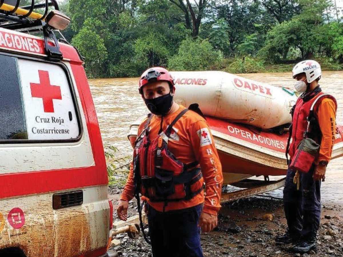 Agrupaciones, entidades públicas y privadas colaboran con las familias afectadas por el huracan ETA.