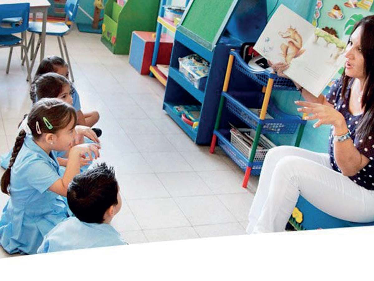 La lectura diaria en el aula es determinante para contar con ambientes de aprendizaje de calidad, que faciliten el desarrollo de las habilidades tempranas de lenguaje y lectura. Crédito de foto: semanariouniversidad.com