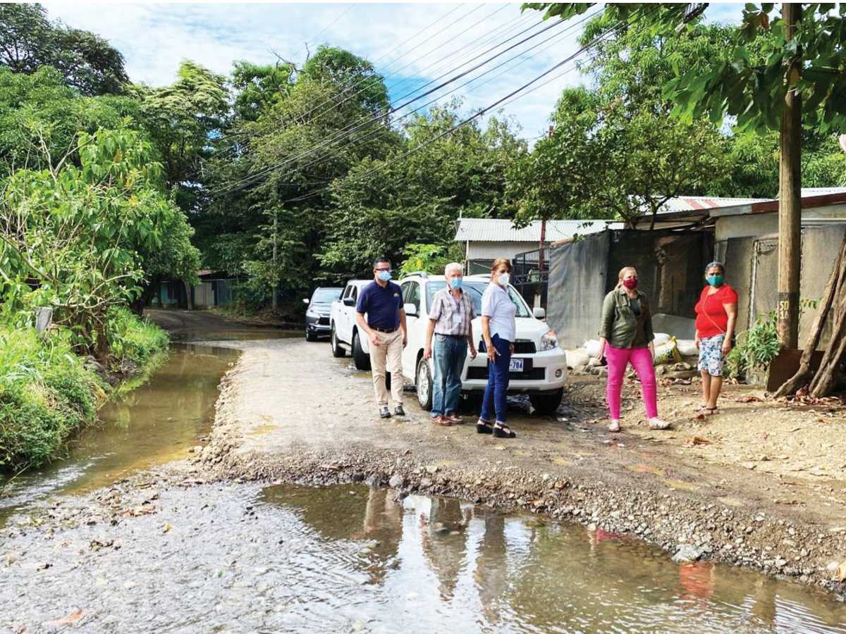  Hasta el momento se han realizado trabajos rutinarios de lastre y limpiezas de alcantarillas. Crédito de foto: Defensoría de los Habitantes.