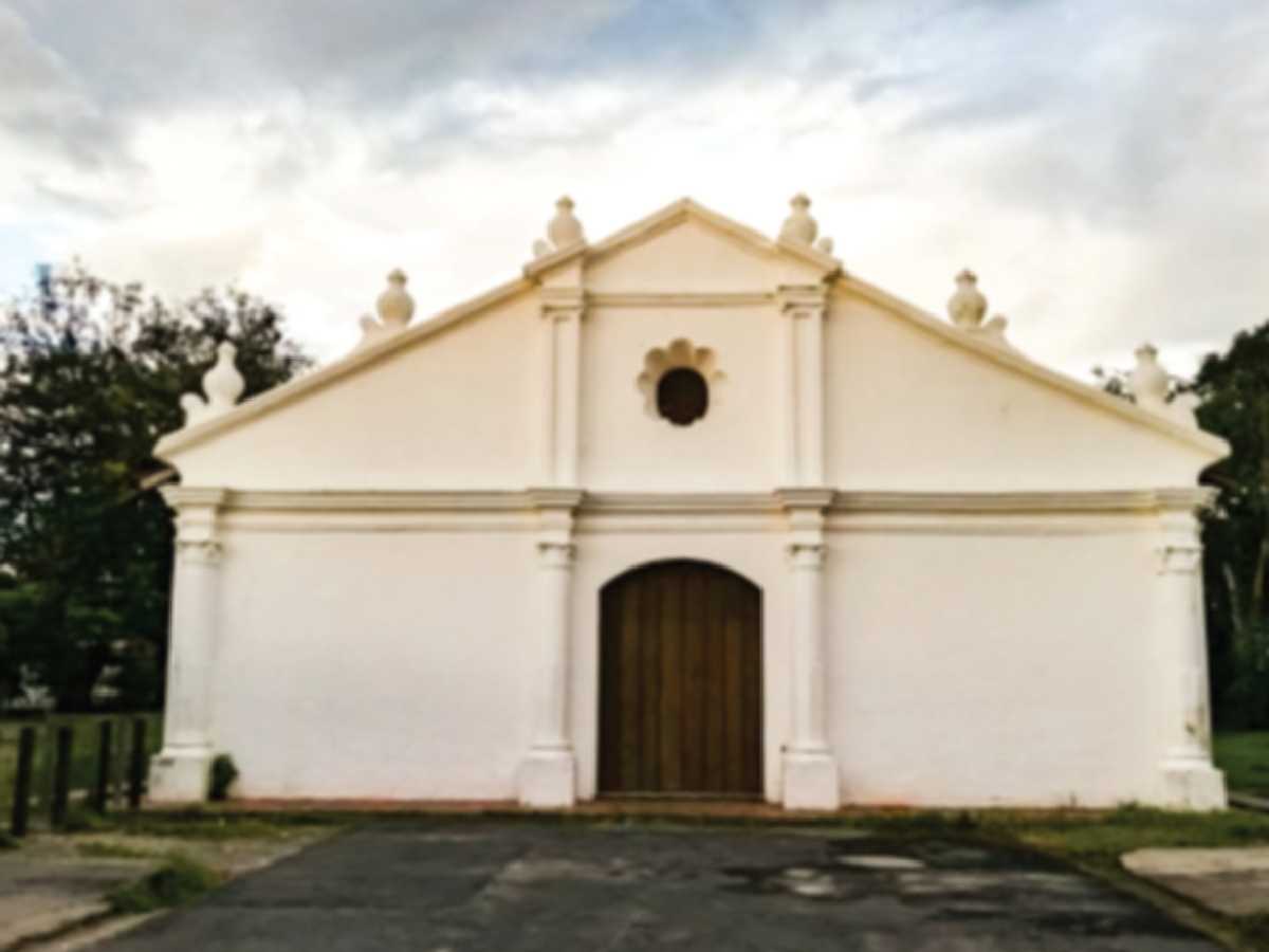 El templo católico El Señor de la Agonía, mejor conocido como ermita de La Agonía, fue una de las primeras iglesias en tocar las campanas cuando finalizó la Campaña Nacional contra los filibusteros de 1856 y 1857. Imagen cortesía de Rosa Elena Malavassi.