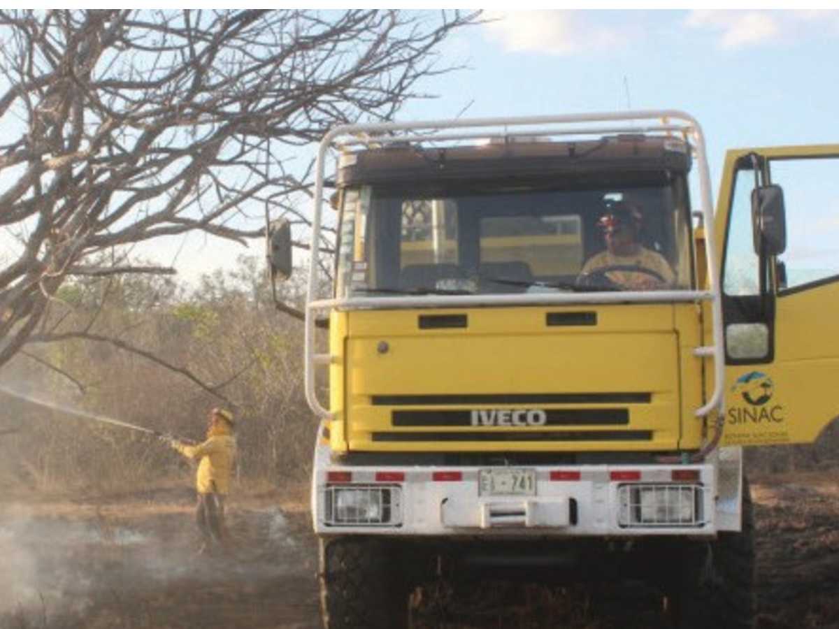 El ACG a través de su Programa Manejo del Fuego (PMF) concluyó la época seca con eventos por debajo del promedio de afectación de los últimos 10 años. Para este año se afectaron 1029.59 hectáreas dentro del ASP. Crédito de foto: ACG.