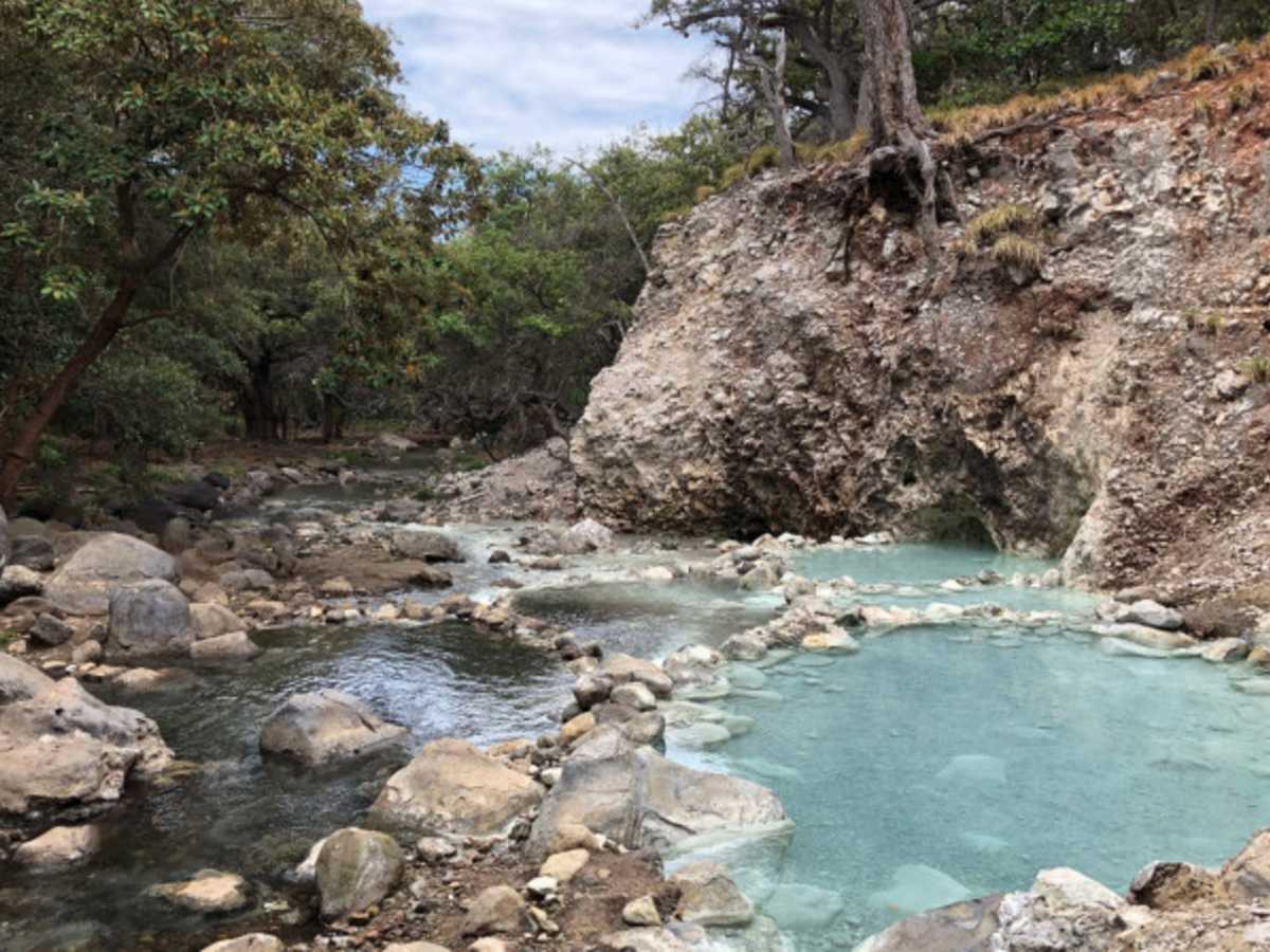 Área de aguas termales sector Santa María