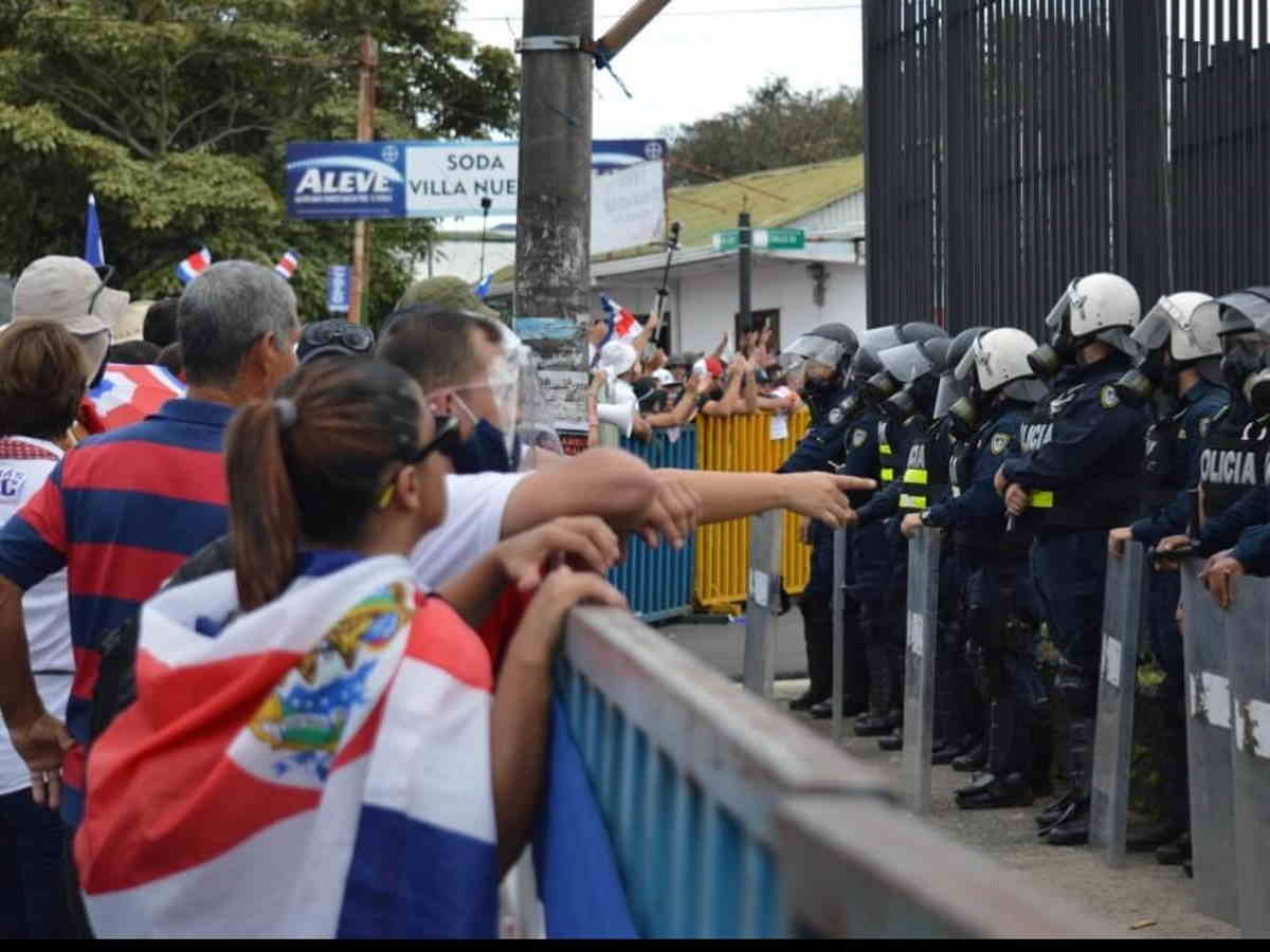 El bicentenario nos encuentra inmersos en procesos de transformación fundamentales que están teniendo repercusiones importantísimas en la sociedad costarricense. Foto cortesía Delfino CR