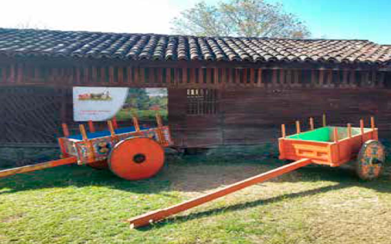 Carreta pintada, Exposición: “Aprendiendo montados en la carreta”. Crédito de foto: Programa de Ecoturismo, 2022.