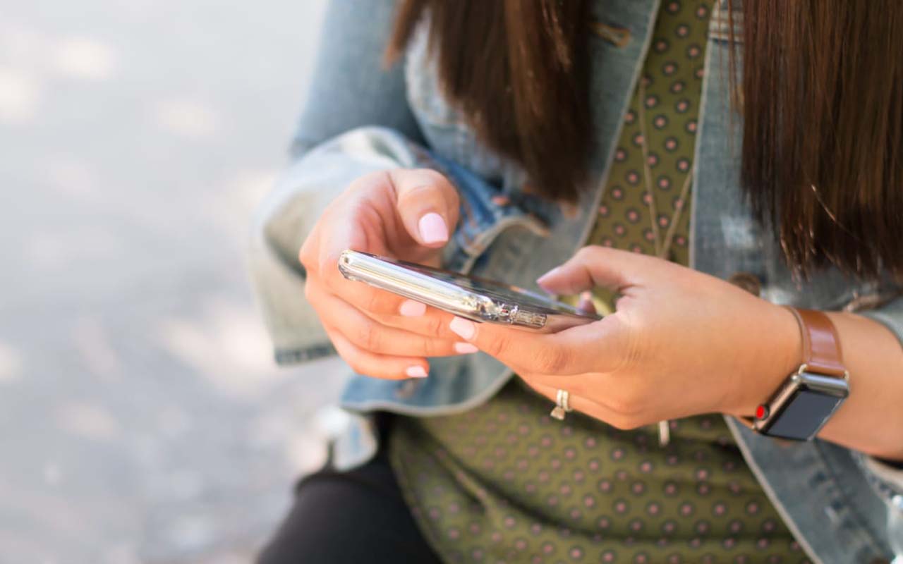 Los adultos jóvenes priorizan las experiencias de los usuarios sobre la seguridad en instituciones financieras.alt