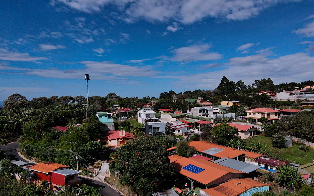 Escuela El Palenque está produciendo su propia electricidad.alt