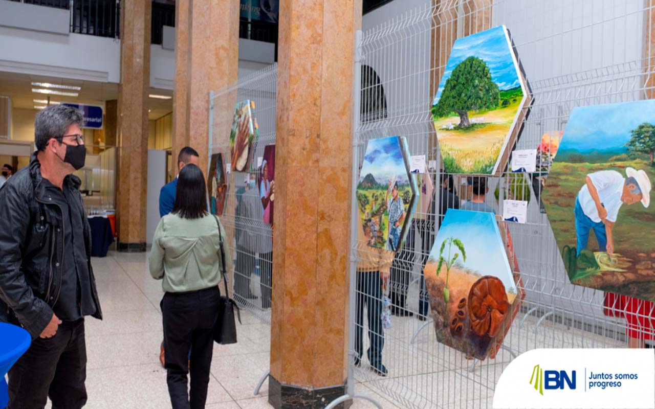 Ministra de Cultura, Subgerenta de Banca Comercial y artistas inauguraron oficialmente “El Arte en la Anexión”