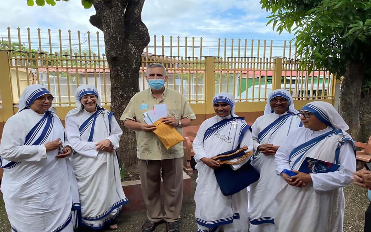 La Diócesis de Tilarán - Liberia realiza negociaciones avanzadas para la apertura de una posible misión de las Hermanas Misioneras de la Caridad de Madre Teresa de Calcuta, en la ciudad de Cañas, Guanacaste; las gestiones son conducidas por el obispo de esta diócesis, Monseñor Manuel Eugenio Salazar Mora, quien las recibió el pasado 6 de julio, precisamente, en la ciudad de Cañas, luego de ser expulsadas por el Gobierno de Nicaragua.