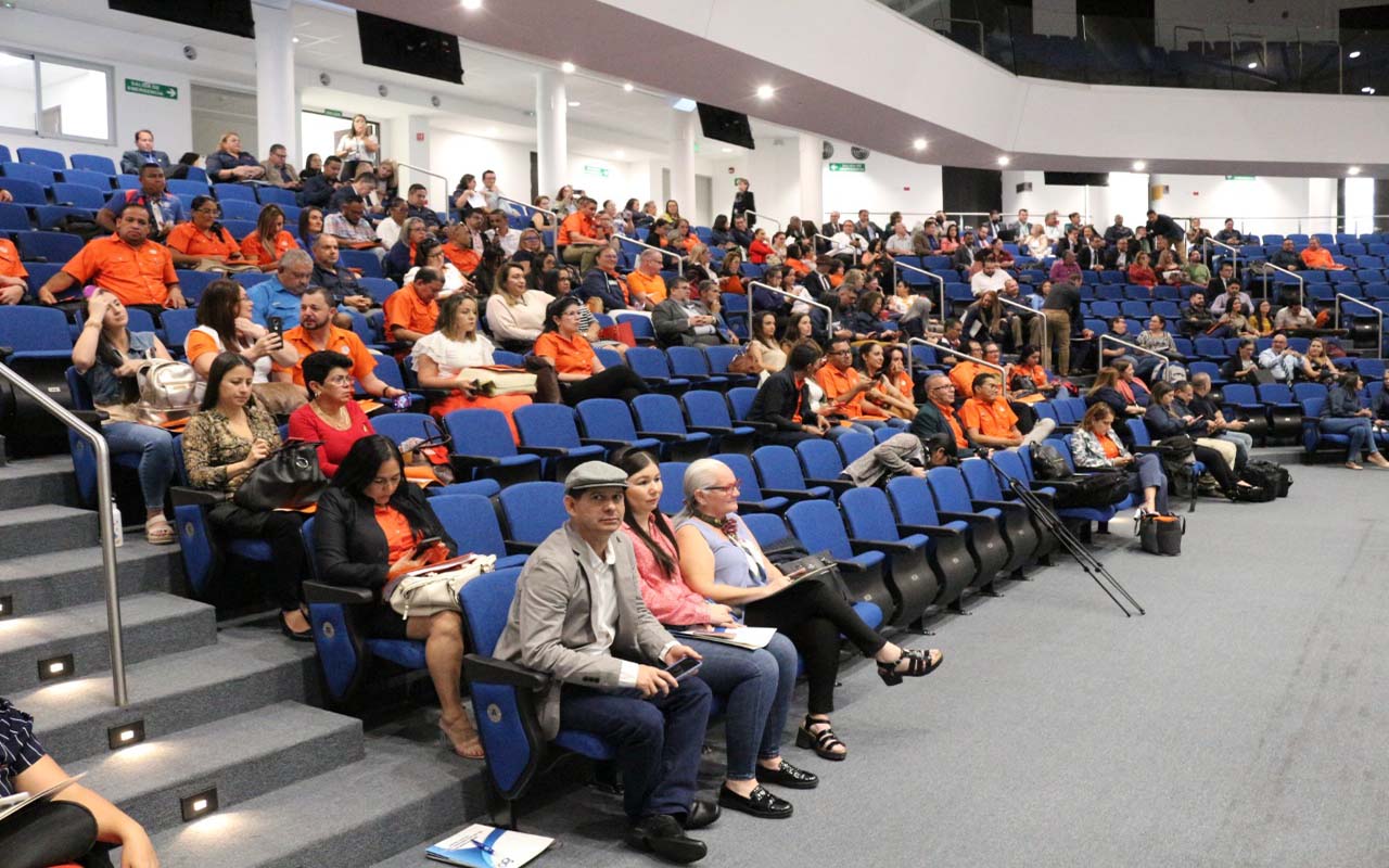 MEP realiza consulta nacional con 400 docentes sindicalizados para definir “Ruta de la educación”.alt