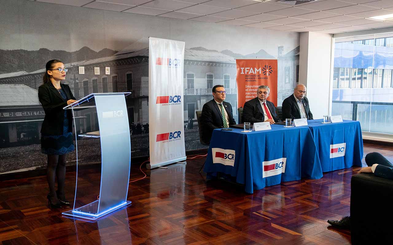 Convenio entre BCR e IFAM impulsará desarrollo del sector municipal.alt