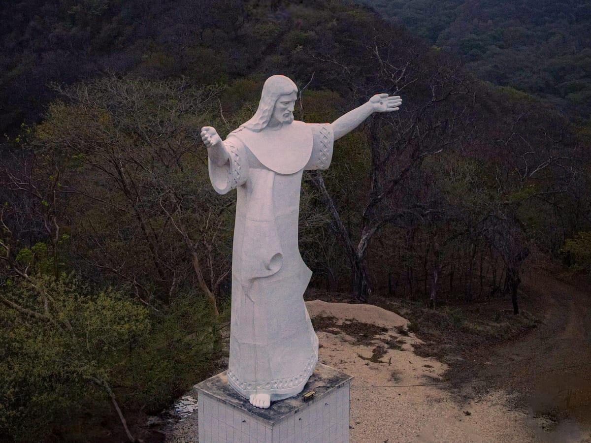 Ser nicoyano es un orgullo y sinónimo de vivir la vida con alegría; rodeados de nuestros seres queridos, con la fe puesta en Dios y con toda la calidez humana que nos caracteriza. Por ello, al cumplirse este 7 de diciembre 176 años de la fundación de este gran cantón, no podemos menos que recordarlo y celebrarlo.