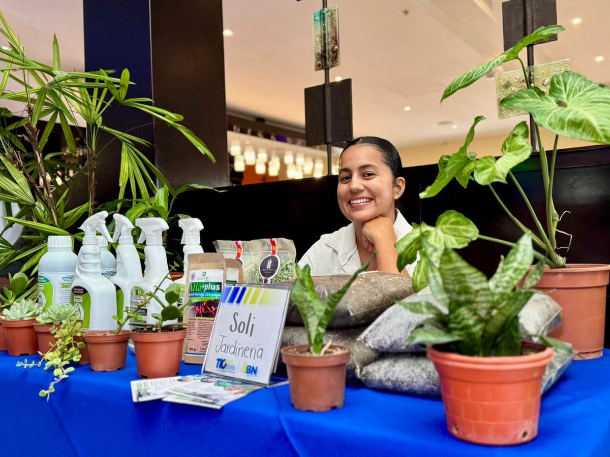Además de aprender nuevas habilidades, los emprendedores expusieron sus productos y servicios en una feria empresarial.
