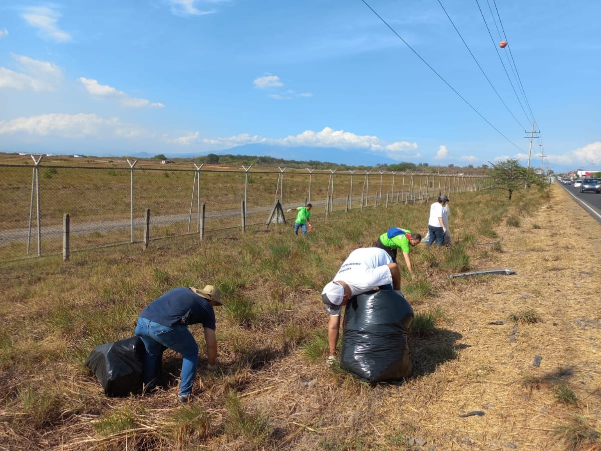 Guanacaste Aeropuerto obtuvo nota perfecta en el Programa Bandera Azul Ecológica (PBAE).