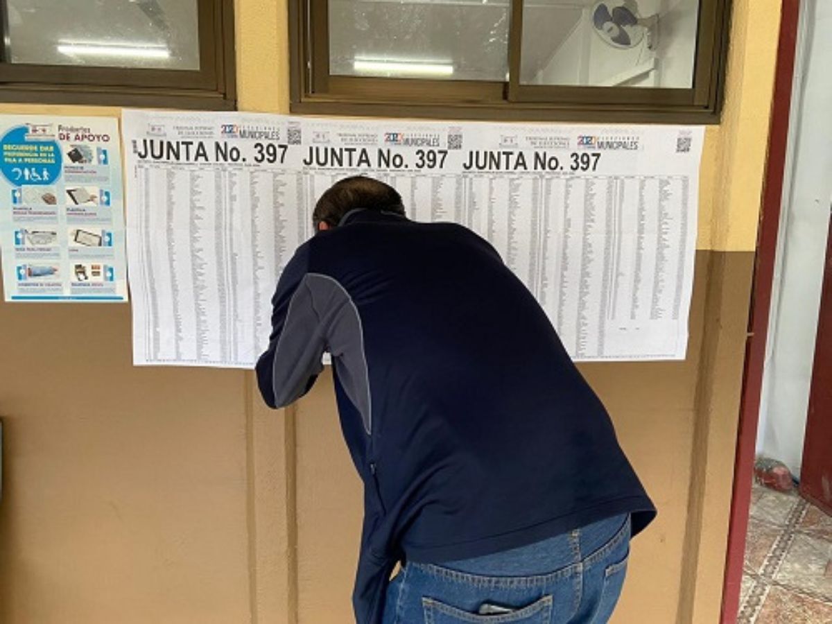 El Tribunal Supremo de Elecciones (TSE) reiteró el llamado a la población para que no ingresen con animales a los recintos de votación, es decir, donde se encuentra la urna, salvo en los casos en que el elector tenga una discapacidad visual y requiera la compañía de un perro de servicio.