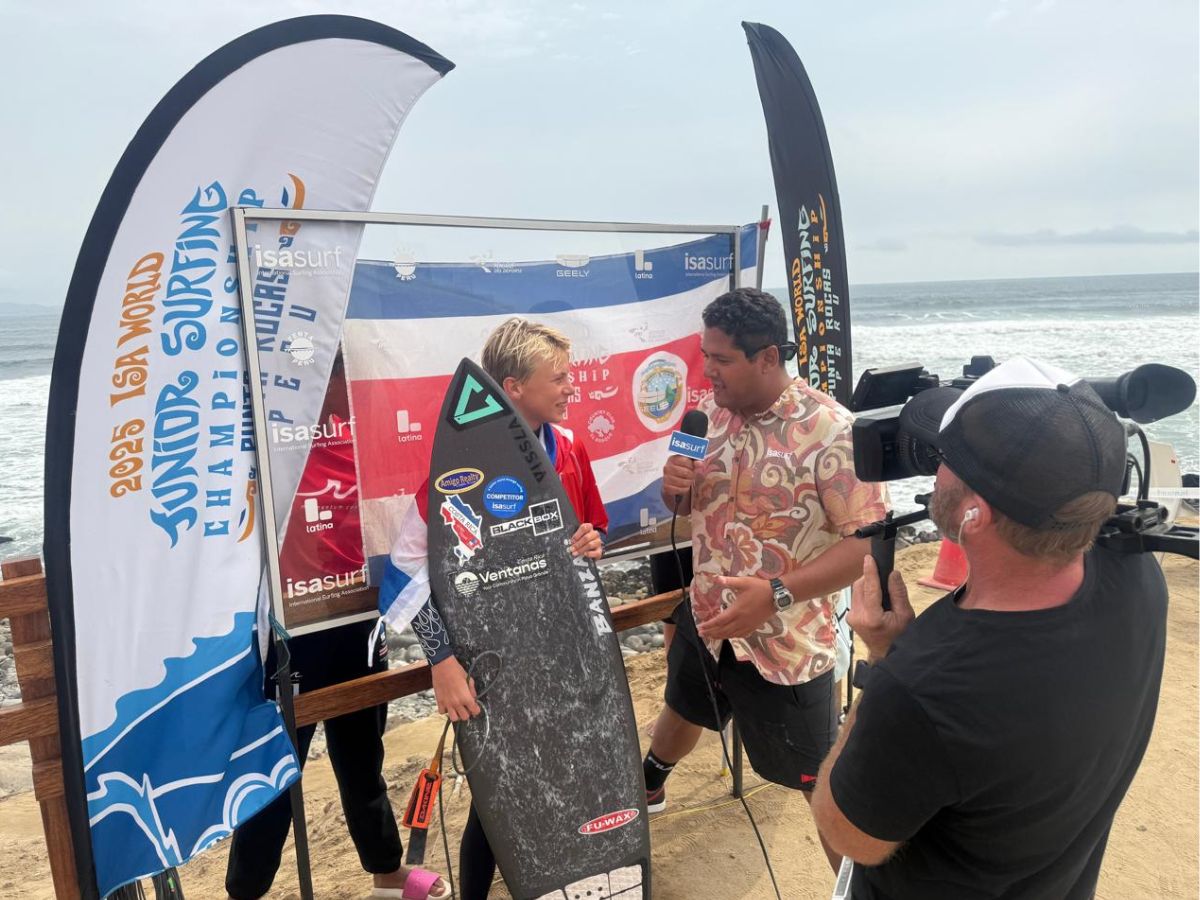 Tico de Playa Grande de Santa Cruz pasa de primero en el heat 7 de la categoría Sub-16