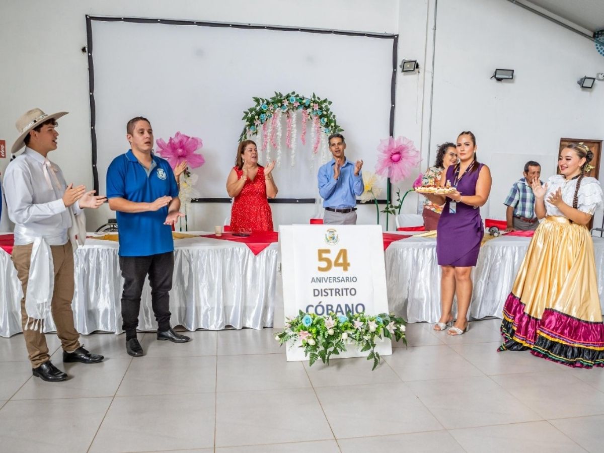 Hoy, el Concejo Municipal de Distrito de Cóbano conmemora 54 años de su fundación, en un momento clave en el que la comunidad reafirma su identidad, sus raíces y su visión de futuro.