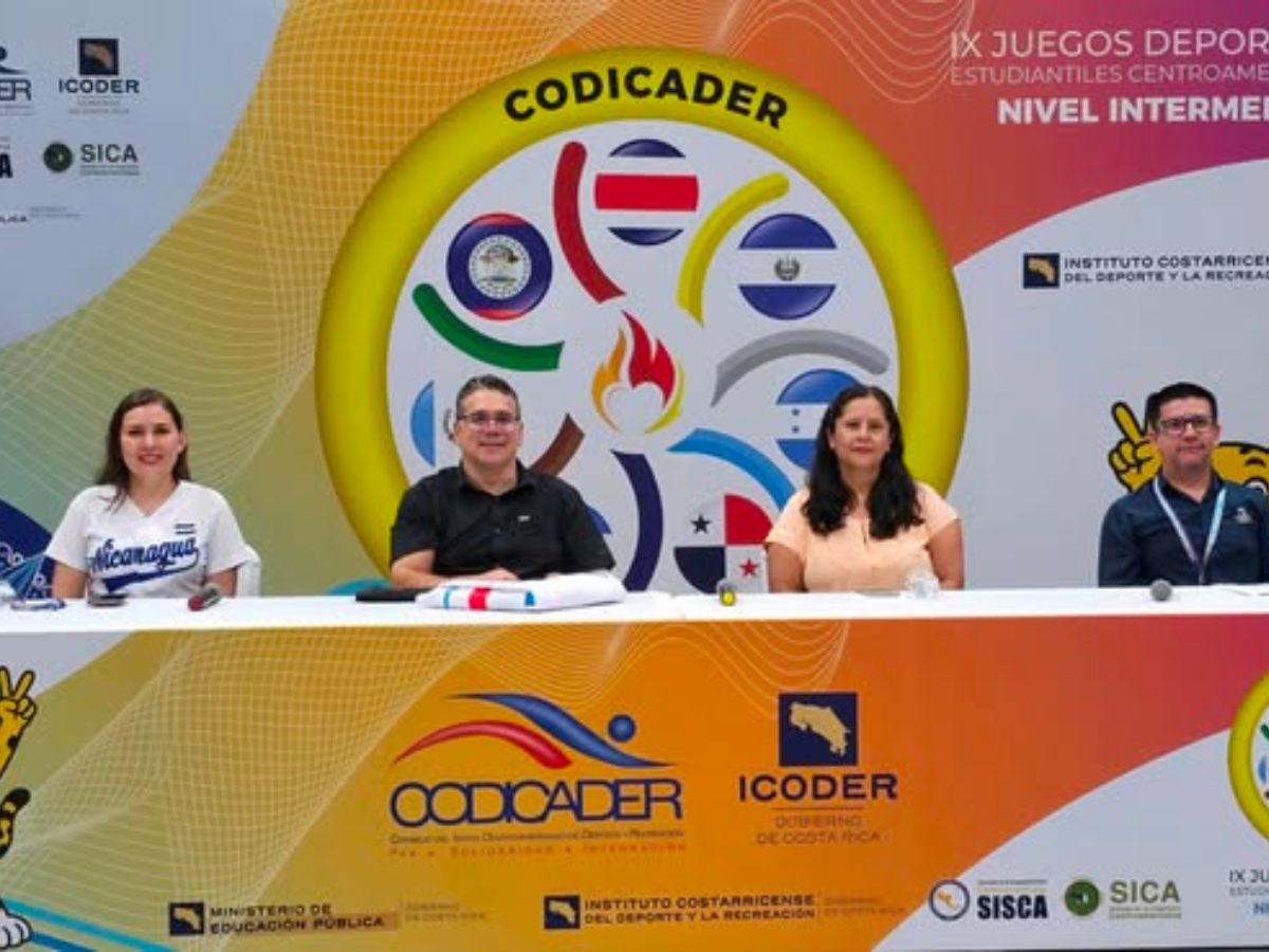 Los IX Juegos Deportivos Estudiantiles Centroamericanos de Nivel Intermedio (13-14 años) llegaron a su final este martes, luego de cinco días de competencias, con la declaratoria de Costa Rica como campeón absoluto, campeón femenino y campeón masculino.