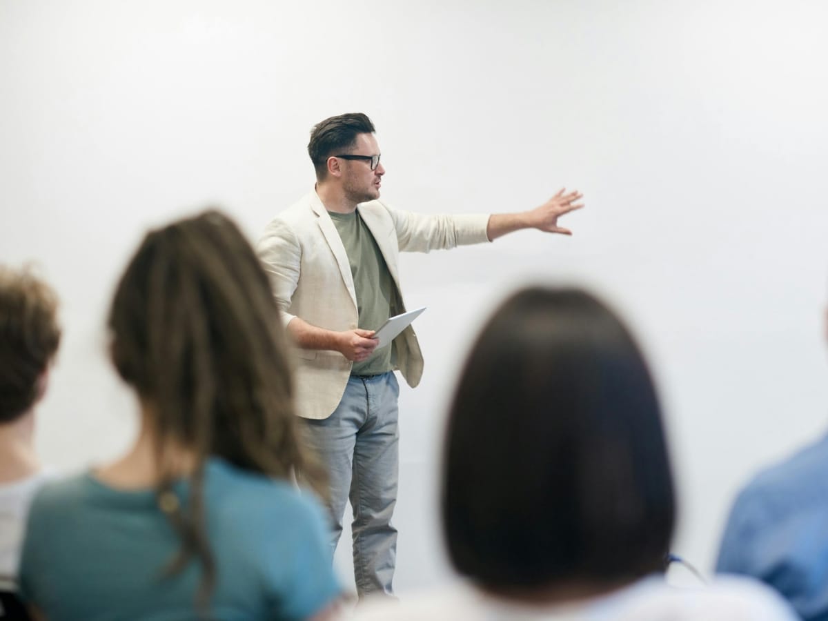 Modalidad permite aprender este idioma en un centro de formación externo avalado por la institución