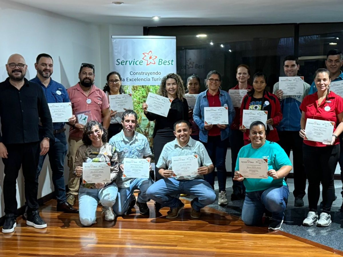 Más de 80 emprendedores rurales que forman parte del Camino de Costa Rica recibieron una certificación del programa Service Best, impartido por Canatur en alianza con la Asociación Mar a Mar.