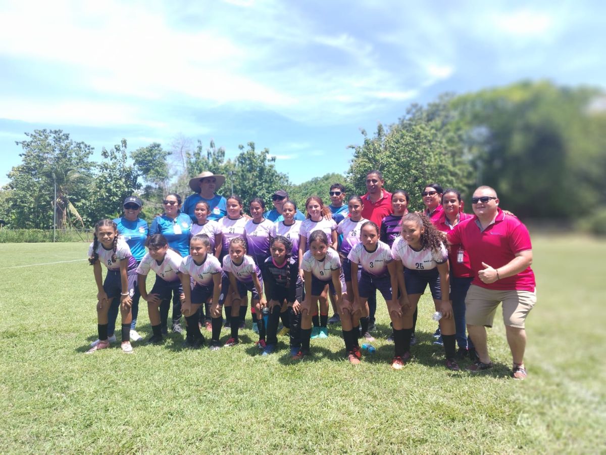 La Escuela Líder de Belén logró clasificar en forma invicta a la etapa nacional en fútbol 7