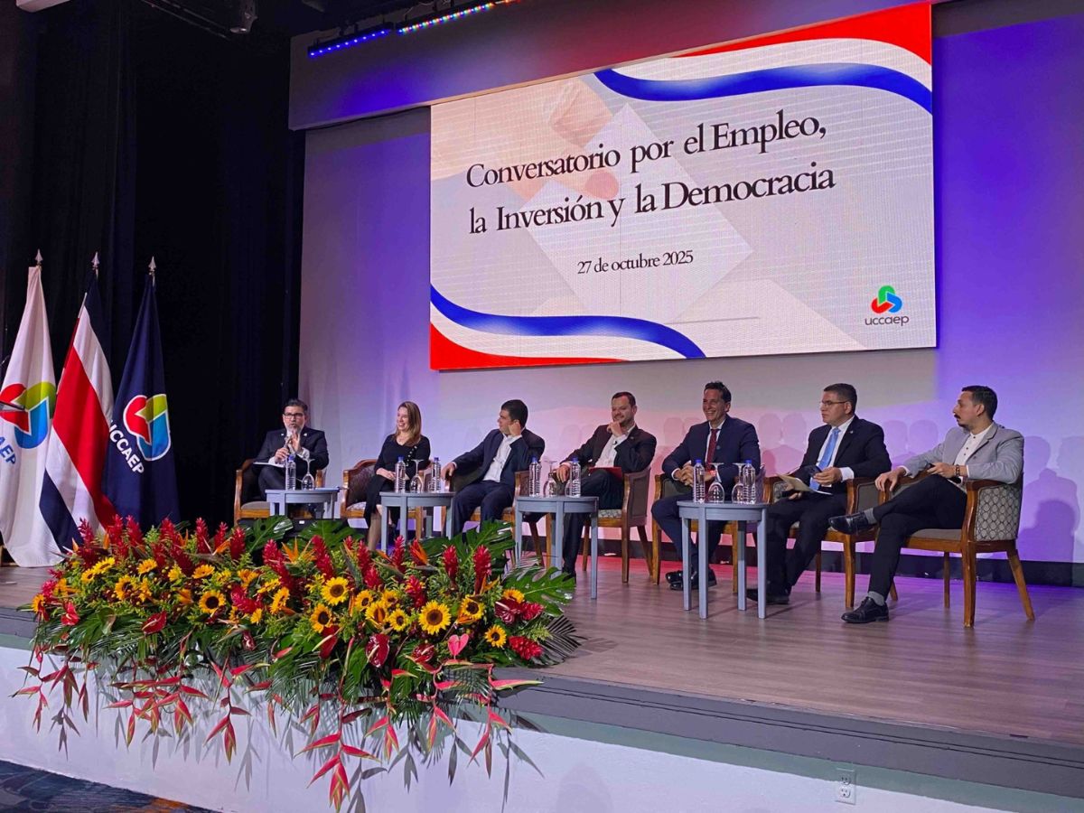 Participación de una candidata y 5 candidatos en conversatorio  de UCCAEP