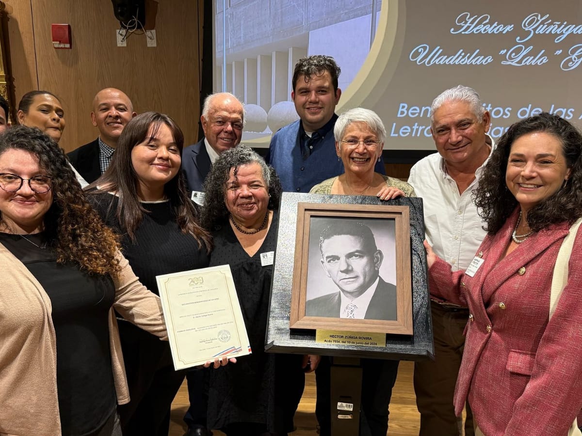 Develado retrato en la Asamblea Legislativa de compositor de más de 100 canciones