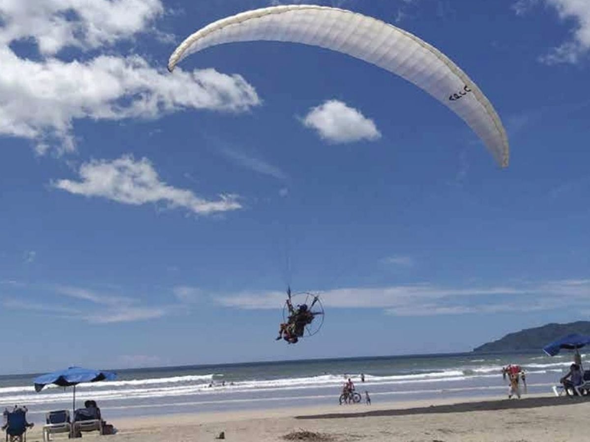 Dirigentes de Playa Tamarindo realizan primeros contactos con posibles aliados estratégicos