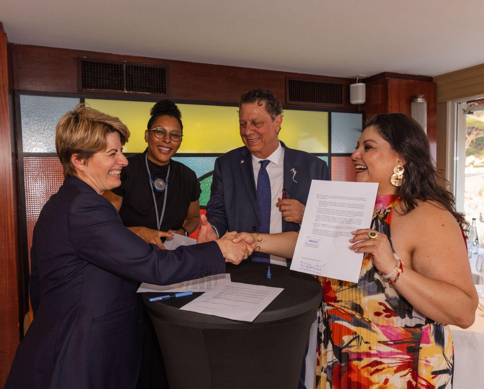 Una lista global de 3 países y 20 organizaciones lanza un nuevo compromiso para apoyar a las Guardianas del Océano en la Conferencia de las Naciones Unidas sobre los Océanos en Niza.
