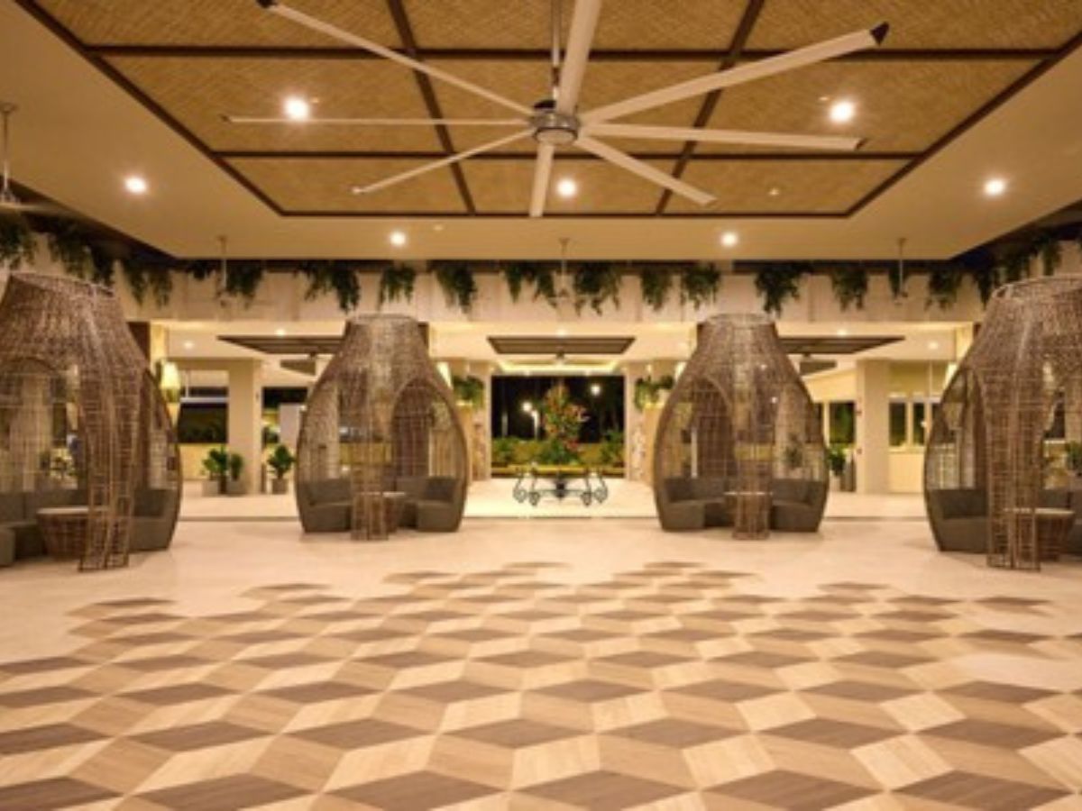 El hotel reabre sus puertas tras una renovación integral de sus instalaciones y servicios, reafirmando el compromiso de RIU con la calidad y el destino costarricense