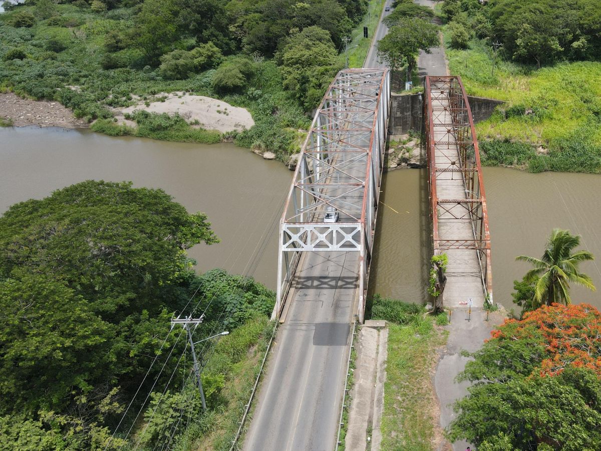 Sobre la ruta nacional 21, no es el puente de La Amistad.