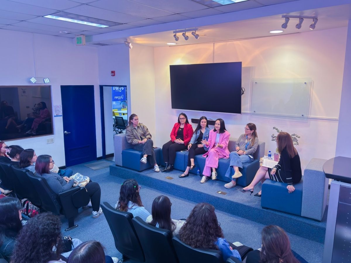 Un encuentro con estudiantes reafirma el compromiso de la empresa con la equidad y el talento joven.
