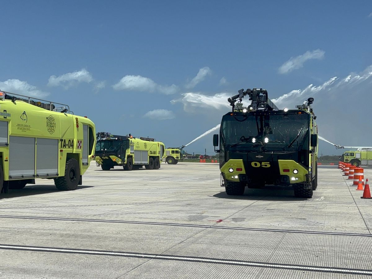 También se entregaron tres modernos equipos para el cuerpo de bomberos.