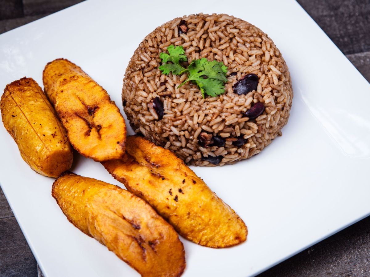 En el marco de la Anexión del Partido de Nicoya, especialistas recuerdan que proteger alimentos como el arroz, el maíz y los frijoles también significa resguardar una parte importante de la identidad cultural del país.