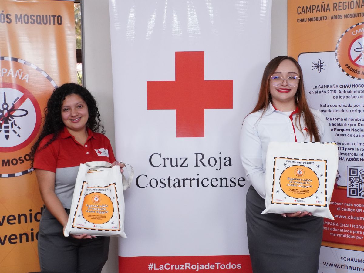 La campaña “Adiós Mosquito” llega a Costa Rica impulsada por Cruz Roja Costarricense. Diseñada y coordinada por la organización argentina Edupas, la iniciativa ha alcanzado a más de dos millones de familias en América Latina.
