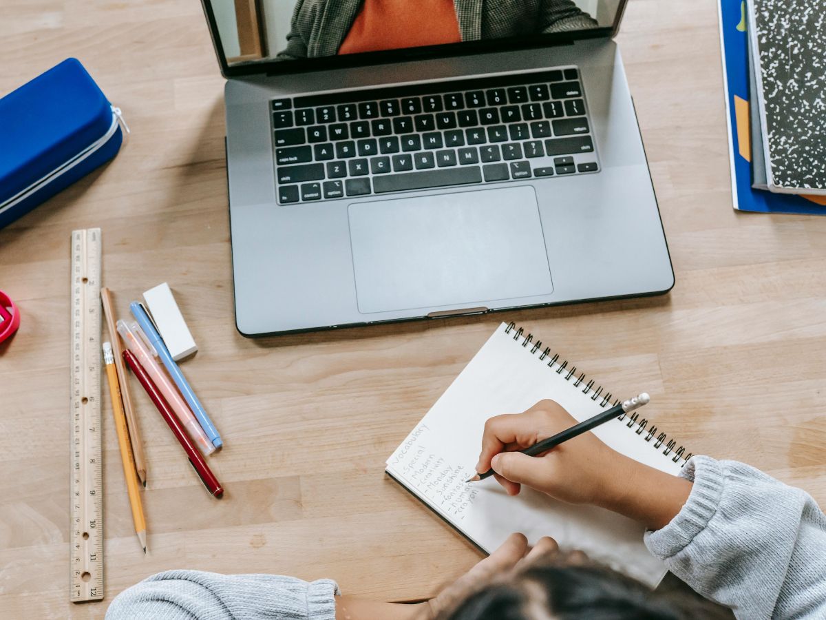 La población en general tendrá acceso a una amplia oferta de cursos y talleres gratuitos, orientados al fortalecimiento de habilidades personales, académicas, tecnológicas y laborales, gracias al programa USAM en las Comunidades, impulsado por la Universidad San Marcos (USAM).