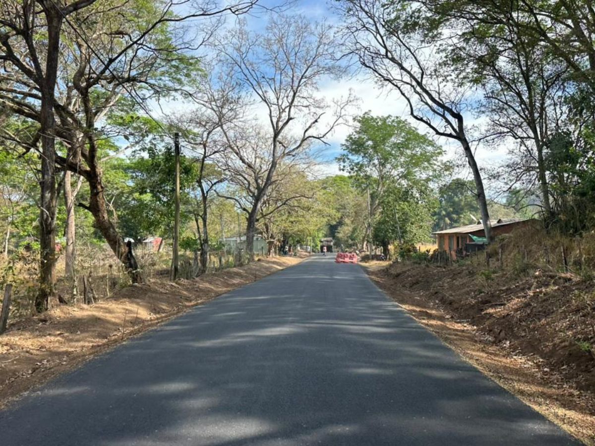 El mejoramiento brinda una infraestructura moderna, segura y con mayor capacidad para soportar el tránsito de personas y vehículos