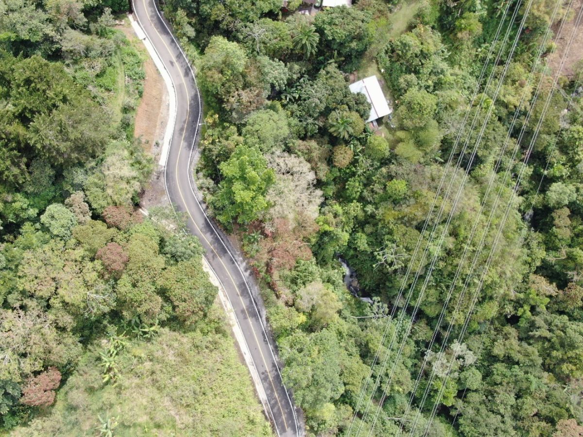 El Inder concluyó las obras de mejoramiento del camino en San Miguel de Tucurrique