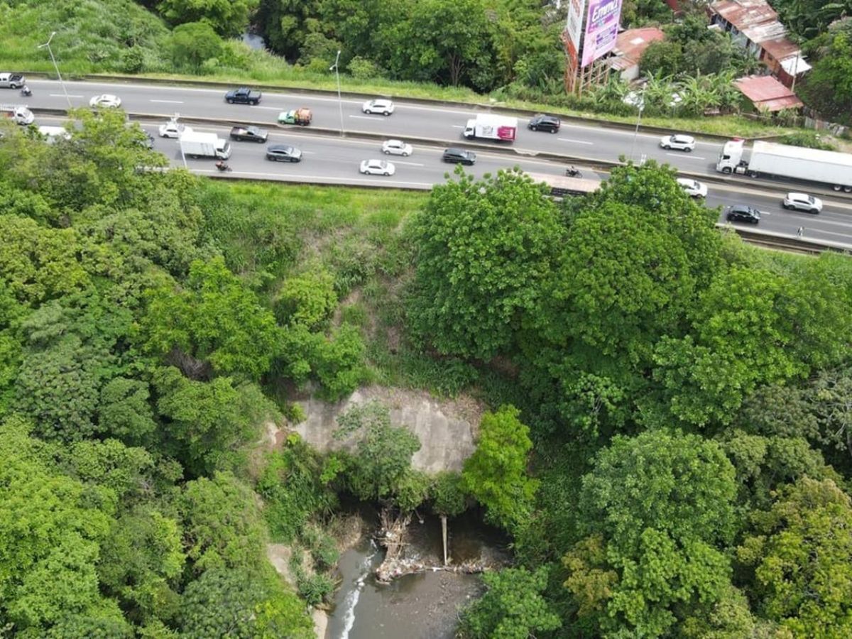 Se sustituirán alcantarillas por un puente que ampliará la vía 6 carriles en ese punto de la Circunvalación.