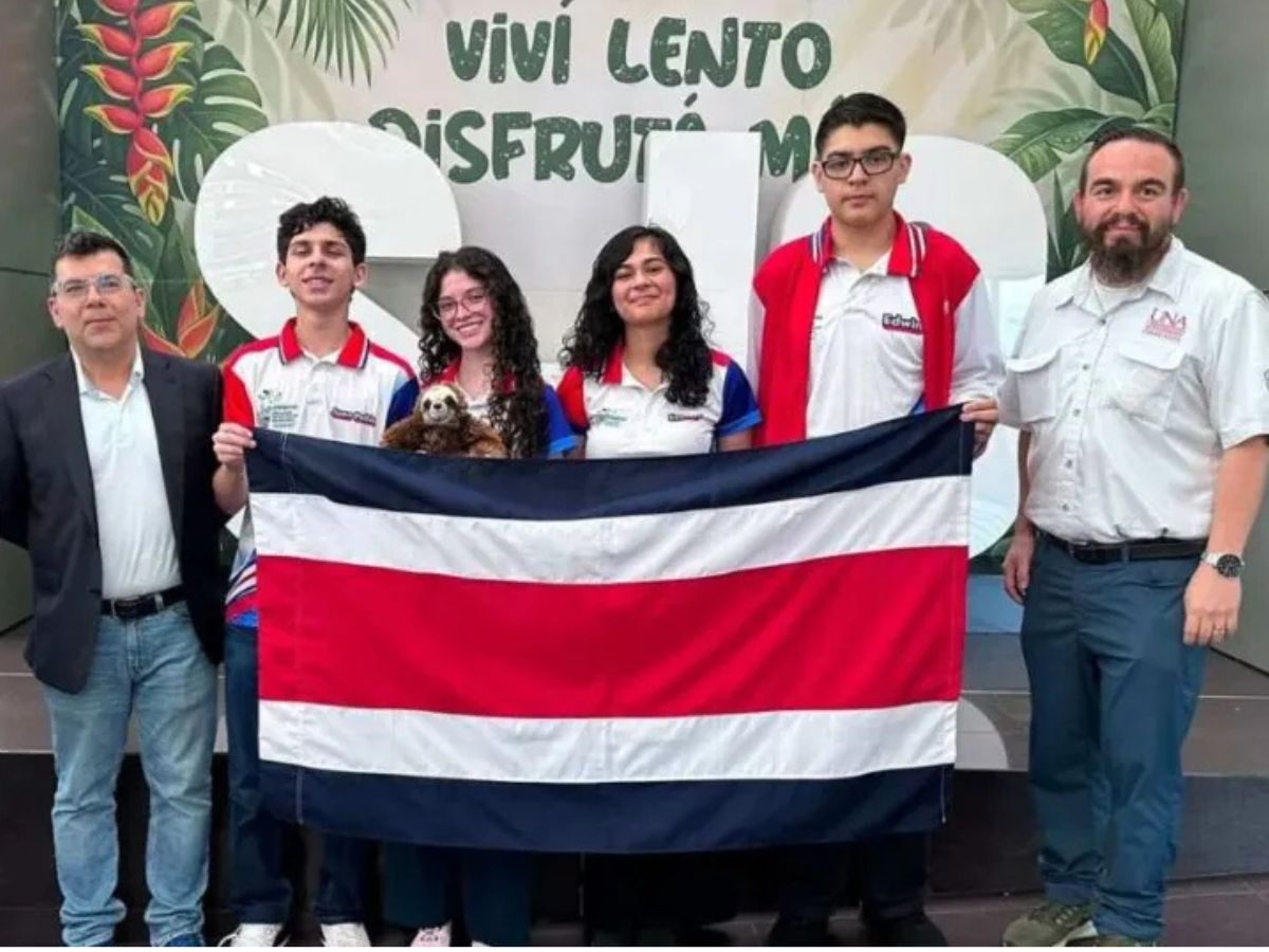 Tras más de un año de preparación y un exigente proceso de selección, cuatro estudiantes de secundaria representarán a Costa Rica en la 58.ª Olimpiada Internacional de Química, que se realizará en Uzbekistán. La delegación contará con el apoyo académico de la Universidad Nacional (UNA).