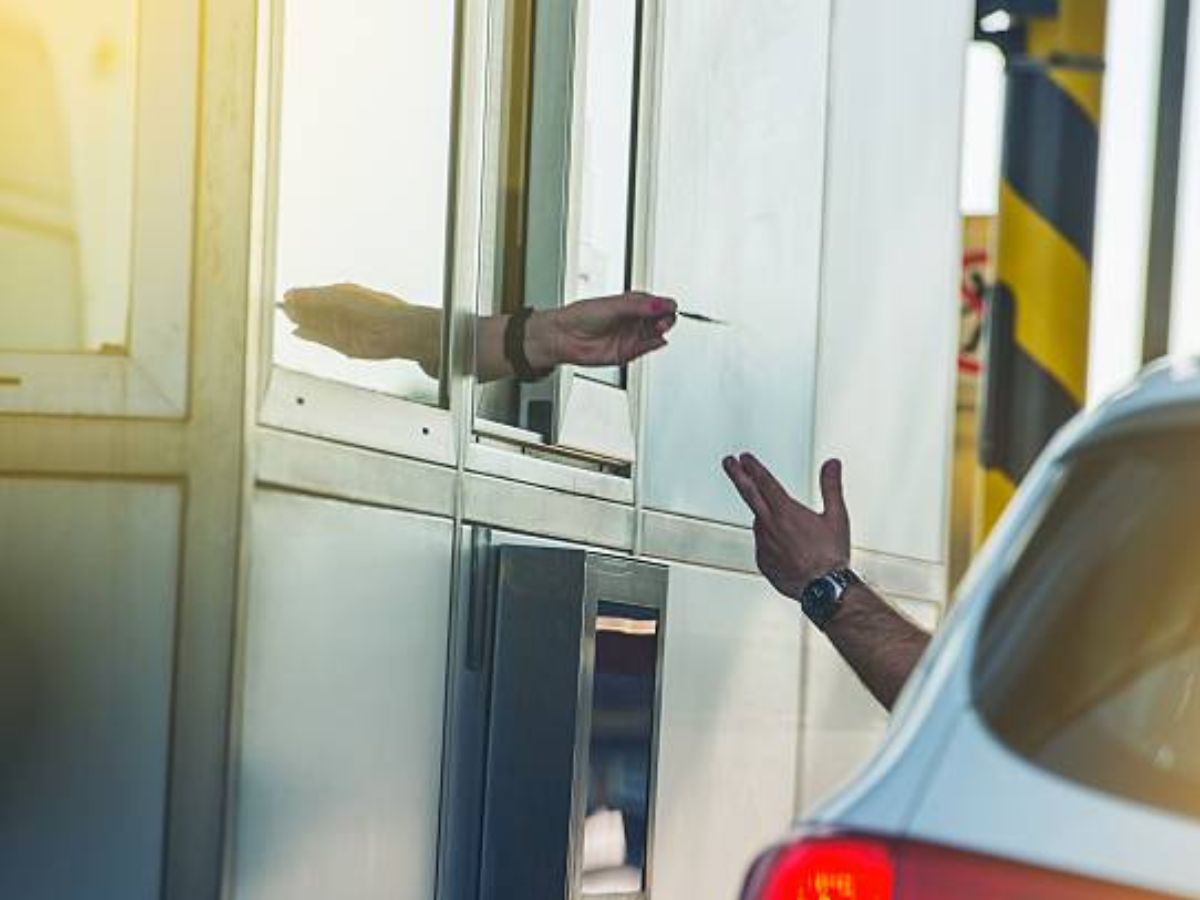 Los usuarios de la Ruta 27 pagarán menos en los peajes a partir del próximo 1.º de julio, cuando entre en vigencia el ajuste ordinario trimestral de tarifas.