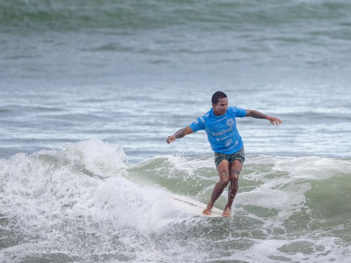 La comunidad de Playa Guiones de Nosara, en el cantón de Nicoya, puso el nombre de esa zona en la vitrina del Campeonato Mundial de Surf en la modalidad de Longboard (tabla larga) evento que se inicia el 16 de octubre en Playa El Sunzal, El Salvador.