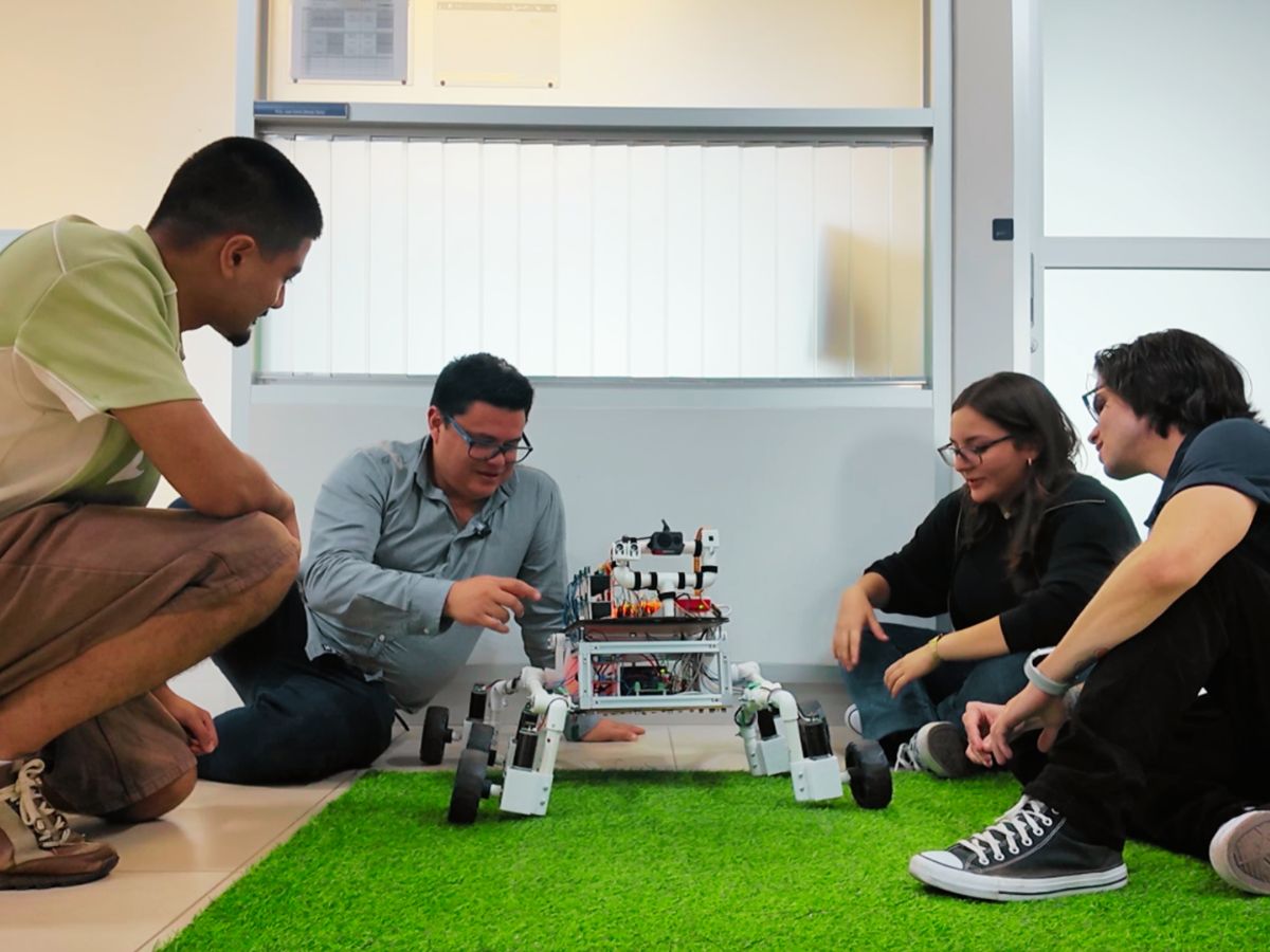 El rover fue ensamblado con la participación de estudiantes de distintas carreras del TEC.

Foto: María Laura Molina Cordero. 