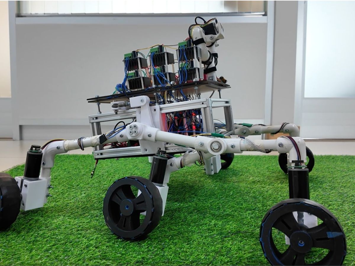 El rover fue ensamblado con la participación de estudiantes de distintas carreras del TEC.

Foto: María Laura Molina Cordero. 