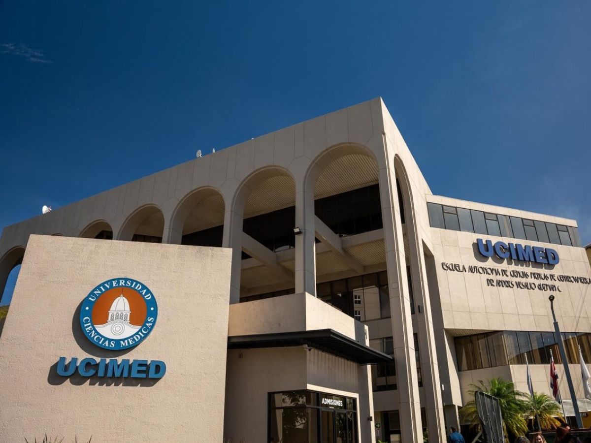 El 61,1 % de sus egresados aprobó la segunda convocatoria de 2026 del Examen de Conocimientos Médicos de Costa Rica (ECOM-CR), según datos del Colegio de Médicos y Cirujanos